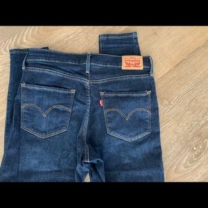 High waisted Levi skinny jeans